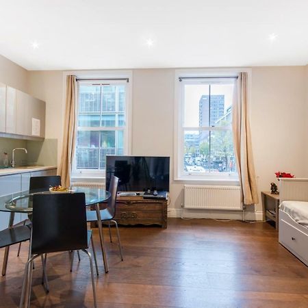 Stunning Soho Apartment London Eksteriør billede